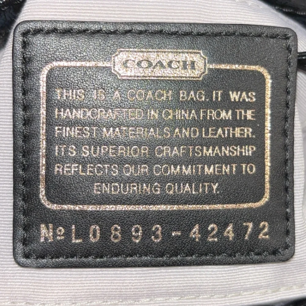 Coach 2008 Limited Edition "Carly" Butterfly Print bag W/matching wristlet EUC - Picture 14 of 15